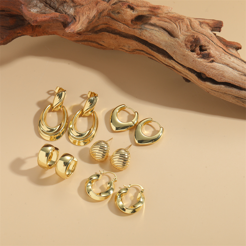 1 Paar Vintage-Stil Einfacher Stil Einfarbig Überzug Kupfer Vergoldet Ohrringe display picture 8