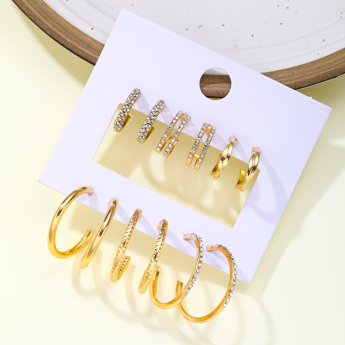 1 Set IG Style Lady Classic Style Round Inlay Alloy Rhinestones Hoop Earrings display picture 2