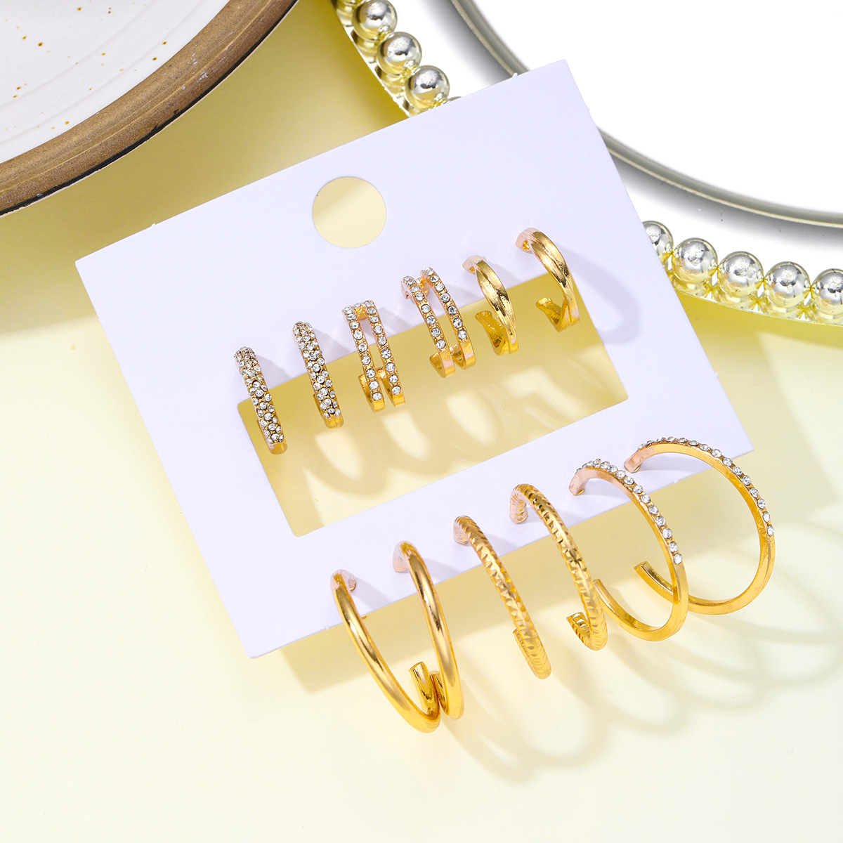 1 Set IG Style Lady Classic Style Round Inlay Alloy Rhinestones Hoop Earrings display picture 3