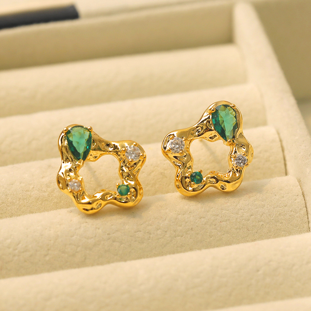 1 Paire Vacances Style Simple Fleur Placage Incruster Le Cuivre Zircon Plaqué Or 18K Boucles D'Oreilles display picture 3