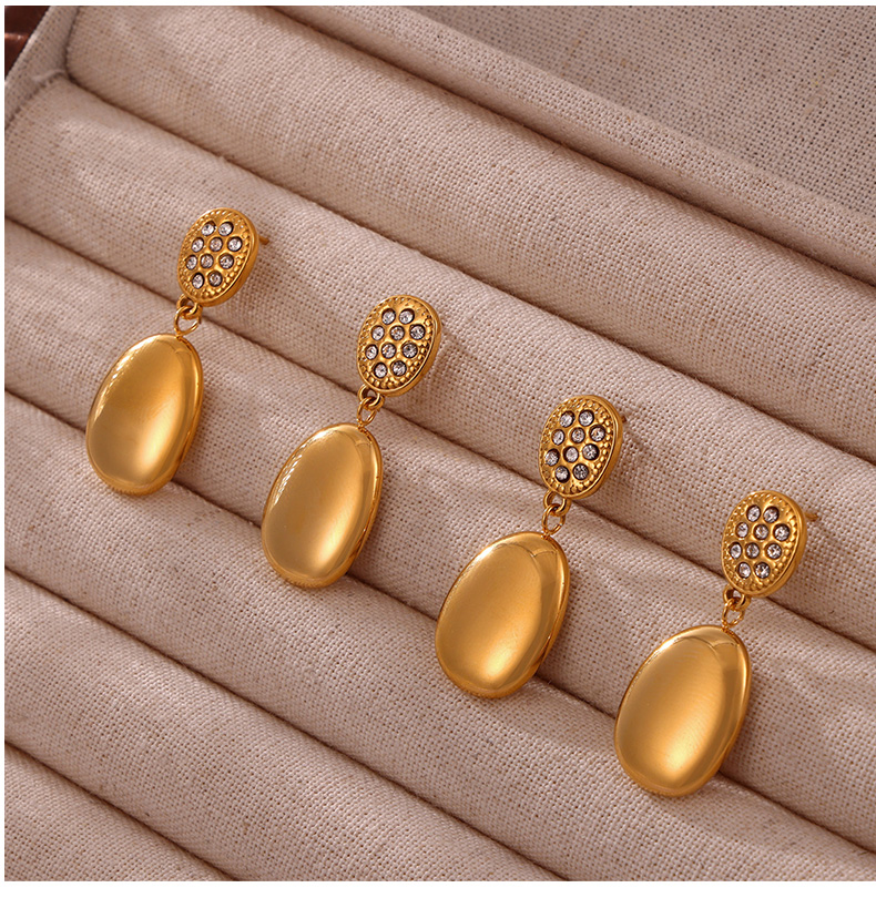 1 Pair Casual Simple Style Round Oval Plating Inlay Titanium Steel Rhinestones 18K Gold Plated Drop Earrings display picture 5