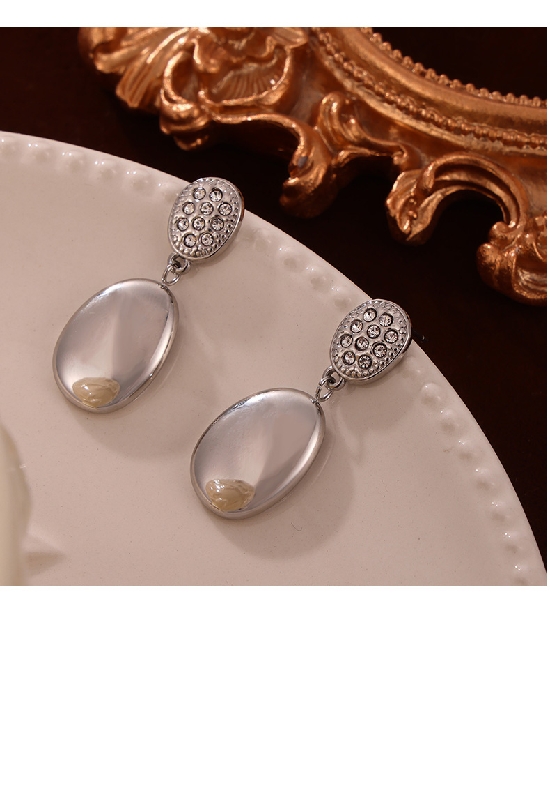 1 Pair Casual Simple Style Round Oval Plating Inlay Titanium Steel Rhinestones 18K Gold Plated Drop Earrings display picture 2