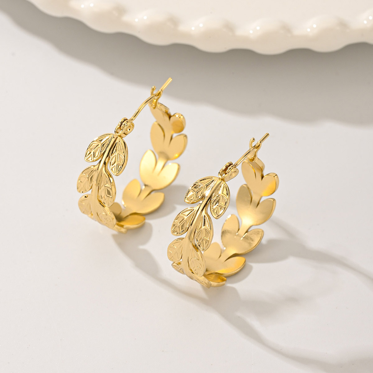 1 Pair Sweet Pastoral Simple Style Leaves 201 Stainless Steel 18K Gold Plated Earrings display picture 3