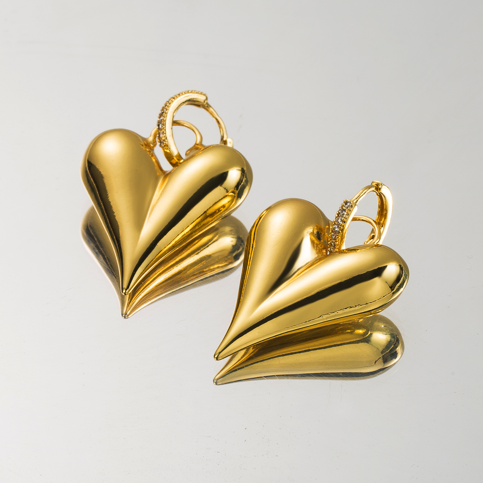 1 Paar Einfacher Stil Pendeln Herzform Inlay Kupfer Zirkon 18 Karat Vergoldet Tropfenohrringe display picture 4