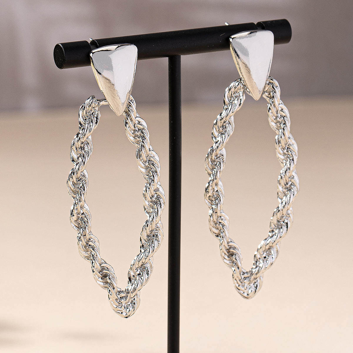 1 Pair Elegant Simple Style Solid Color Plating Zinc Alloy Drop Earrings display picture 5