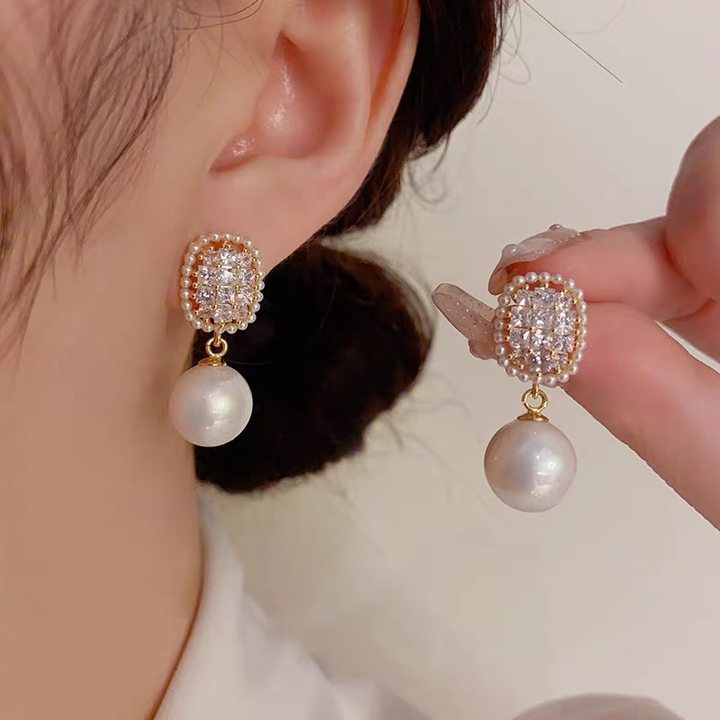 1 Pair Elegant Lady Geometric Inlay Imitation Pearl Alloy Artificial Crystal Imitation Pearl Ear Studs display picture 1