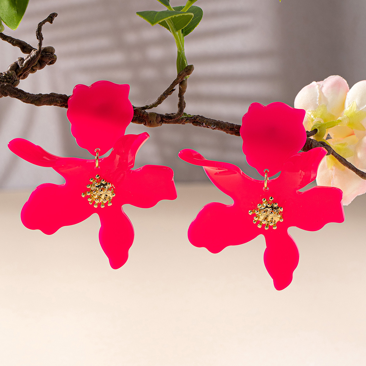 1 Pair Glam Solid Color Flower Synthetic Resin Zinc Alloy Drop Earrings display picture 4