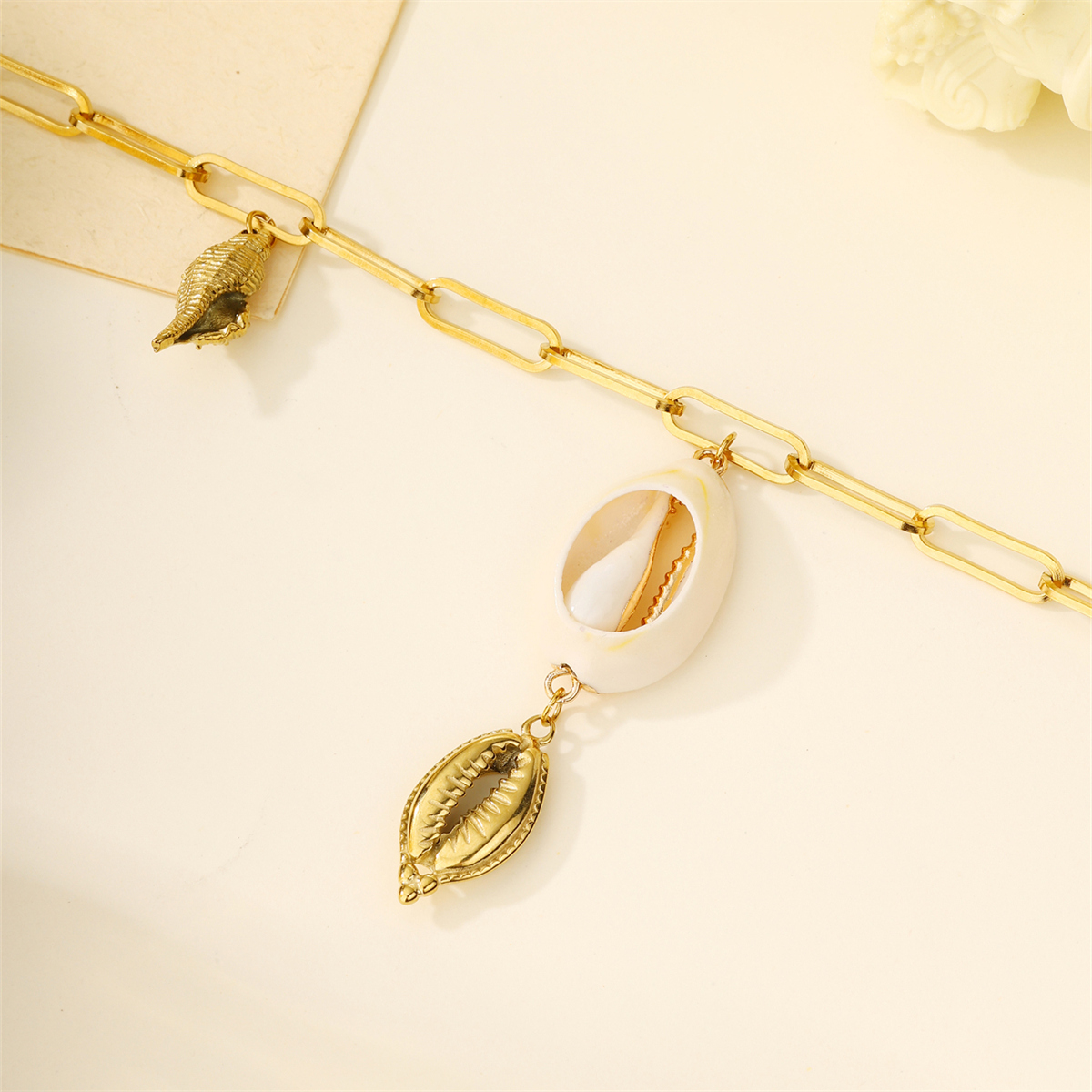 304 Stainless Steel 18K Gold Plated Casual Beach Conch Shell Pendant Necklace display picture 2