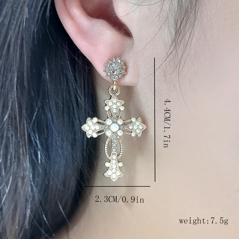 1 Pair Classical Baroque Style Cross Hollow Out Inlay Alloy Artificial Rhinestones Artificial Diamond Drop Earrings display picture 4