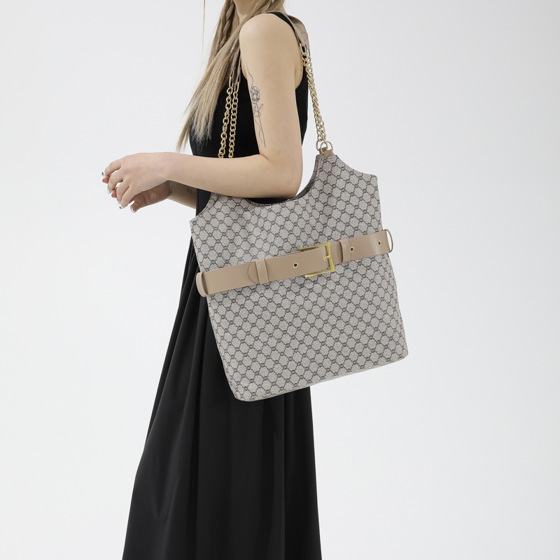 Women's Medium Pu Leather Solid Color Streetwear Zipper Shoulder Bag display picture 1