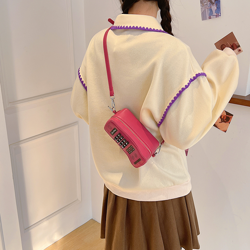 Women's Medium Pu Leather Digital Telephone Streetwear Zipper Shoulder Bag Crossbody Bag display picture 6