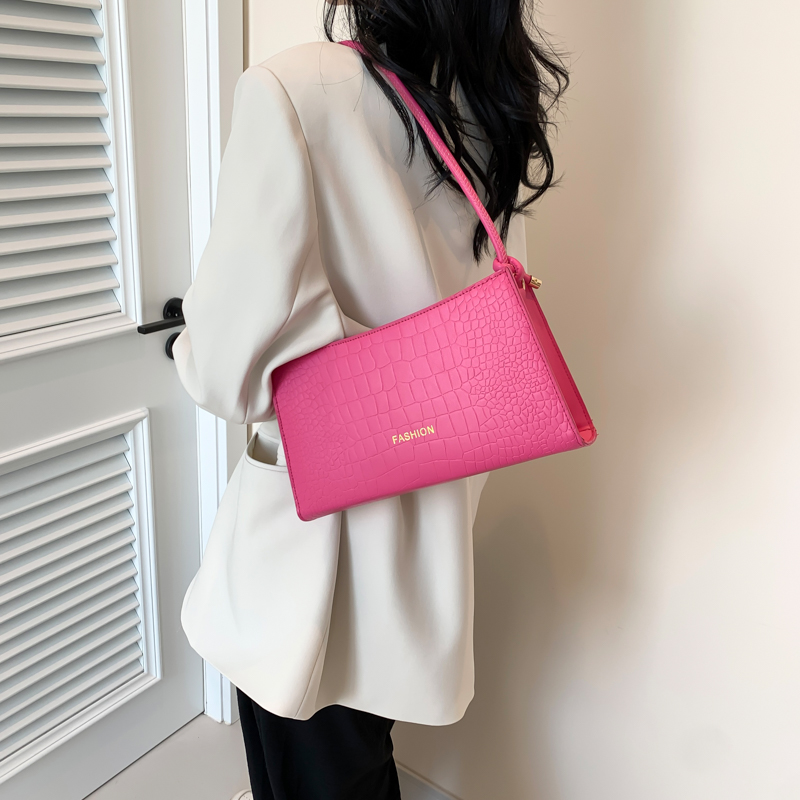 Women's Medium Pu Leather Solid Color Vintage Style Classic Style Zipper Shoulder Bag display picture 6