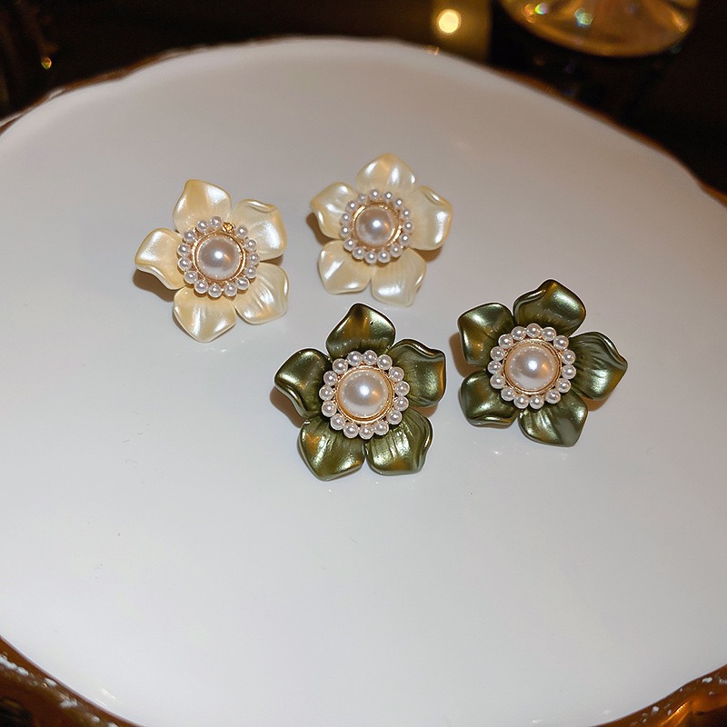 1 Pair Simple Style Flower Inlay Arylic Rhinestones Pearl Ear Studs display picture 2