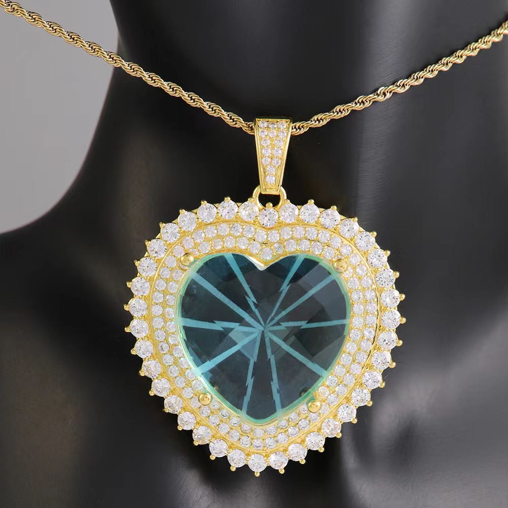 304 Stainless Steel 18K Gold Plated Hip-Hop Luxurious Plating Inlay Heart Shape Glass Stone Zircon Pendant Necklace display picture 13