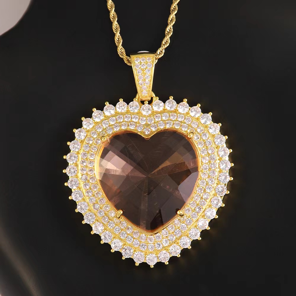 304 Stainless Steel 18K Gold Plated Hip-Hop Luxurious Plating Inlay Heart Shape Glass Stone Zircon Pendant Necklace display picture 16