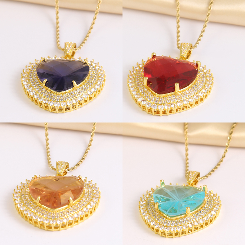 304 Stainless Steel 18K Gold Plated Hip-Hop Luxurious Plating Inlay Heart Shape Glass Stone Zircon Pendant Necklace display picture 2