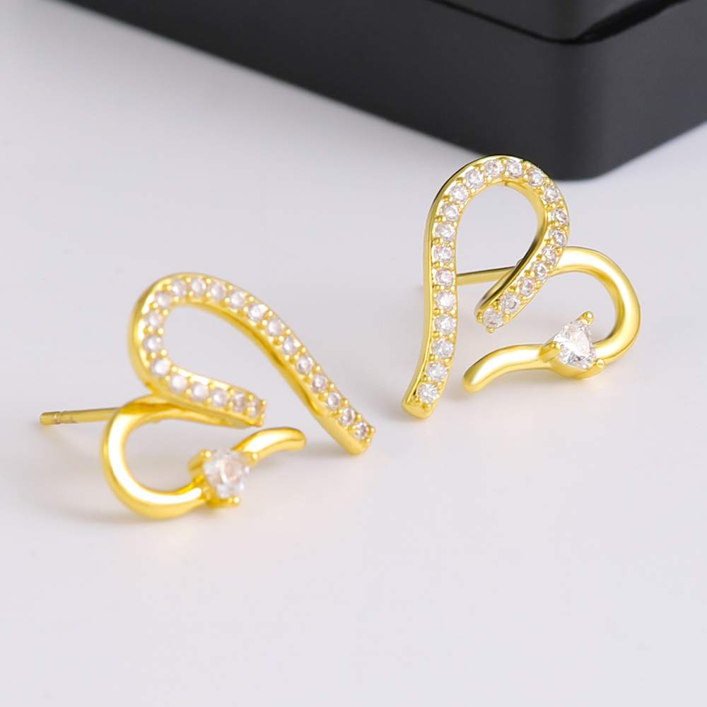 1 Pair Classic Style Commute Shiny Heart Shape Hollow Out Inlay Copper Zircon 18K Gold Plated Drop Earrings Ear Studs display picture 8