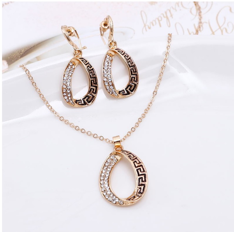 Fashion Geometric Alloy Hollow Out Artificial Rhinestones Earrings Necklace 1 Set display picture 6