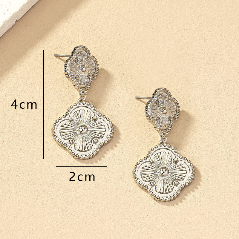 1 Paire Style Ig Rétro Trèfle À Quatre Feuilles Placage Alliage Boucles D'oreilles display picture 5