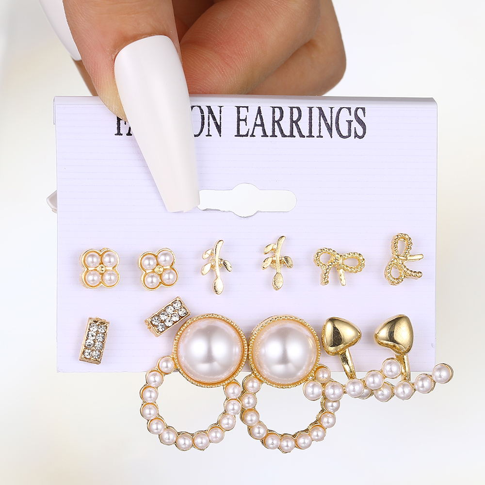 1 Set Casual Retro Heart Shape Bow Knot Inlay Alloy Artificial Pearls Earrings display picture 13