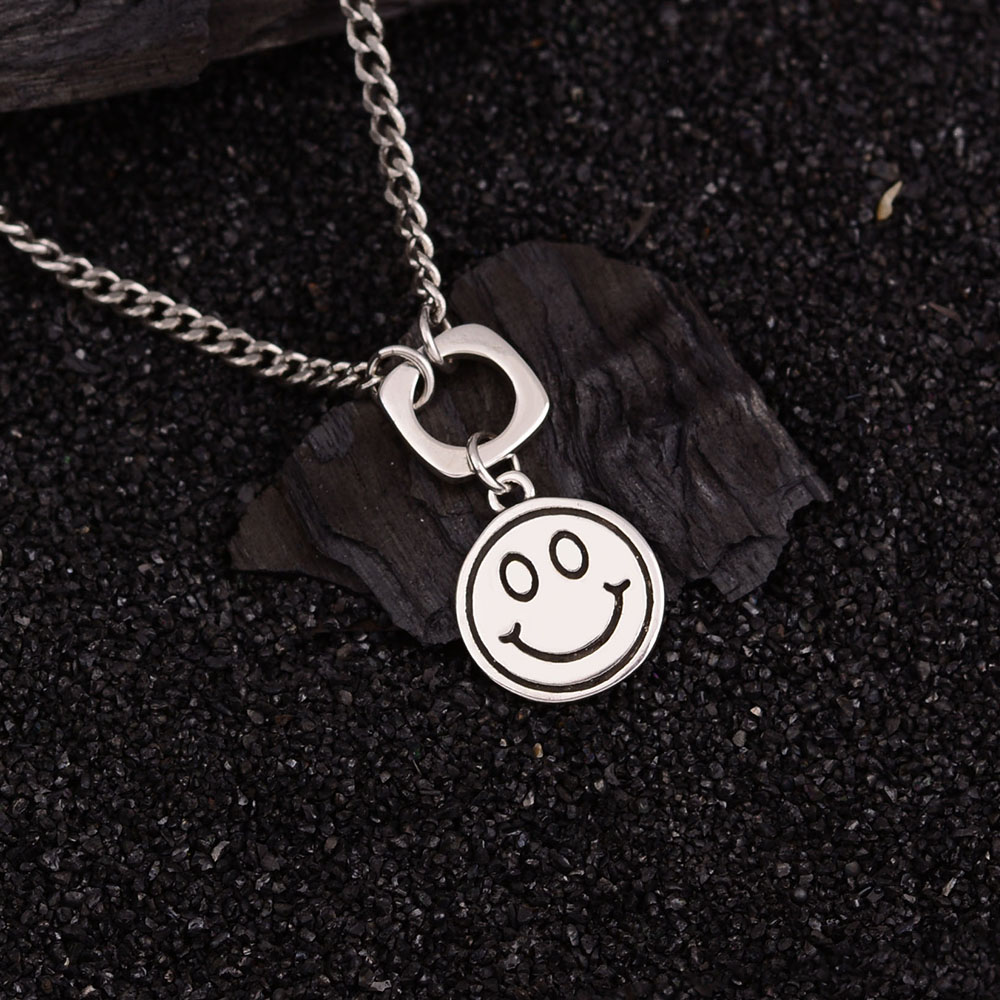 Classic Style Smiley Face Copper Pendant Necklace display picture 1