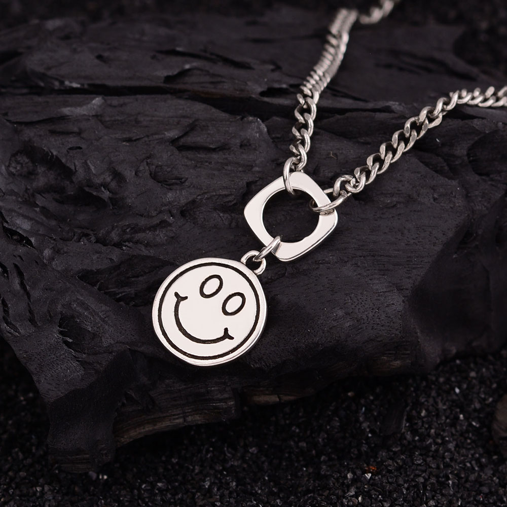 Classic Style Smiley Face Copper Pendant Necklace display picture 2