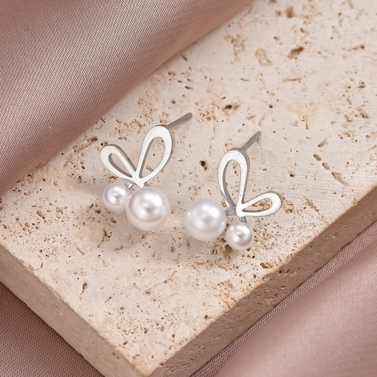 1 Pair Cute Sweet Rabbit Star Fish Bone Epoxy Inlay 304 Stainless Steel Artificial Pearls Zircon Ear Studs display picture 7