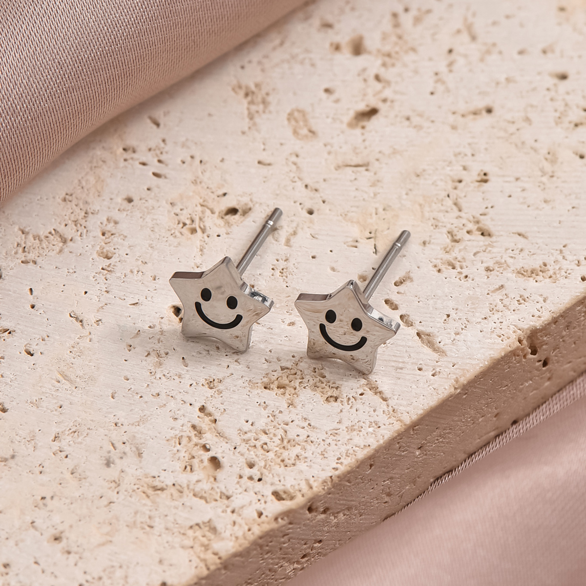 1 Pair Cute Sweet Rabbit Star Fish Bone Epoxy Inlay 304 Stainless Steel Artificial Pearls Zircon Ear Studs display picture 3