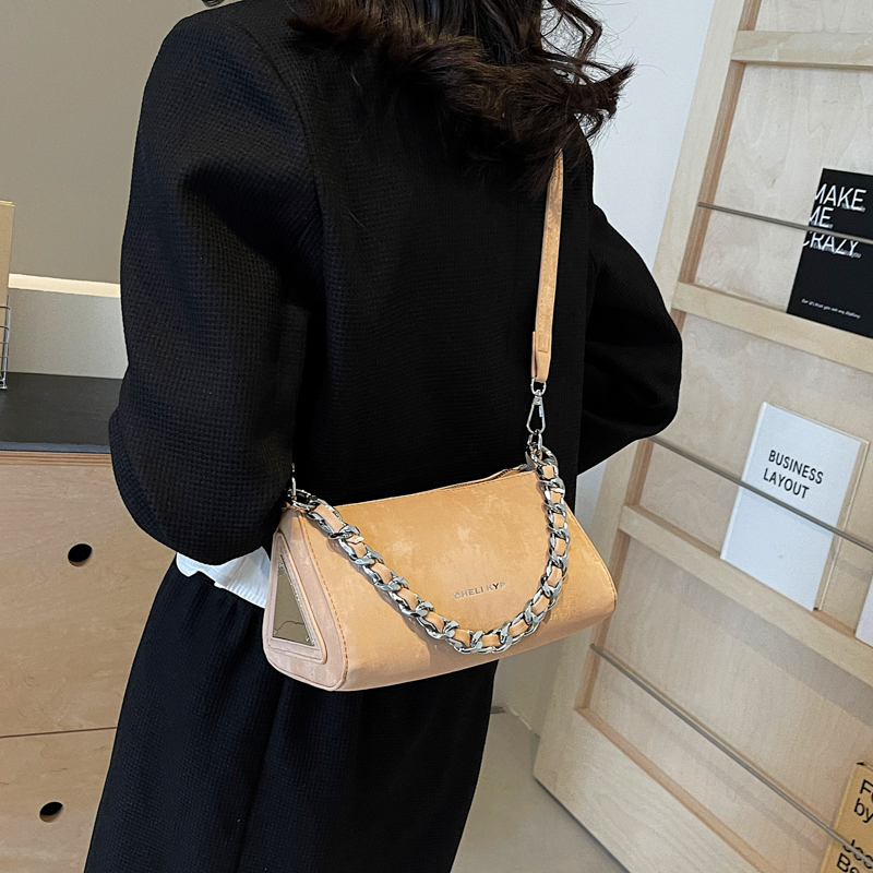 Women's Pu Leather Solid Color Streetwear Sewing Thread Chain Zipper Crossbody Bag display picture 18
