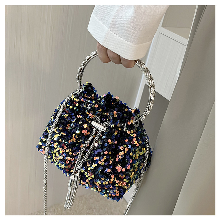 Women's Small Pu Leather Solid Color Elegant Sequins Bucket String Handbag Crossbody Bag Bucket Bag display picture 1