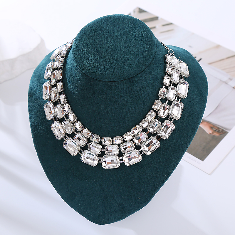 Dame Couleur Unie Alliage Incruster Strass Plaqué Or Femmes Collier display picture 3