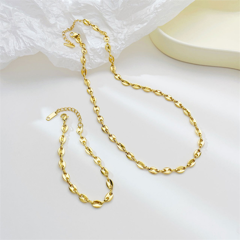 Simple Style Pig Nose Stainless Steel Plating Gold Plated Bracelets Necklace display picture 5