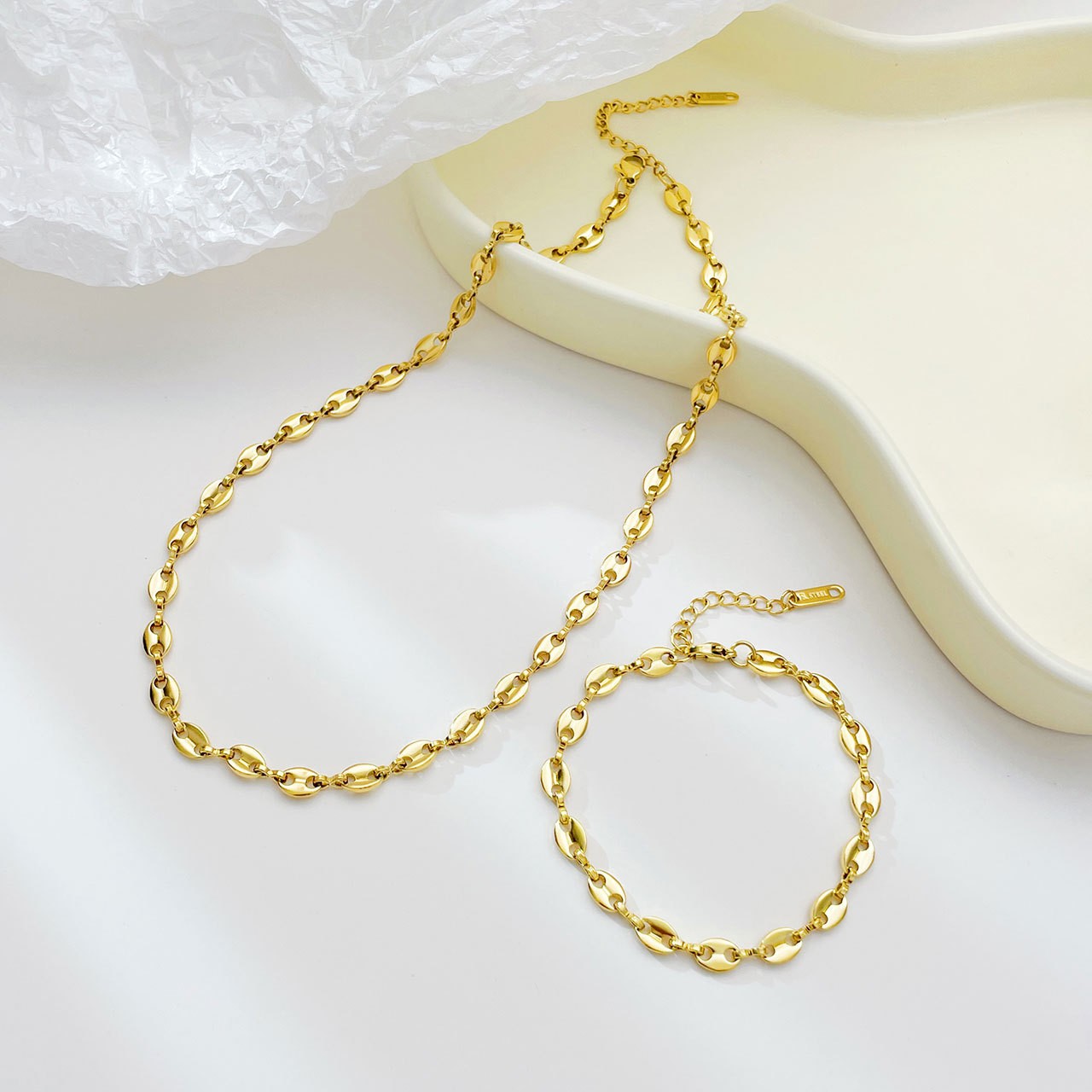 Einfacher Stil Schweine Nase Rostfreier Stahl Überzug Vergoldet Armbänder Halskette display picture 2