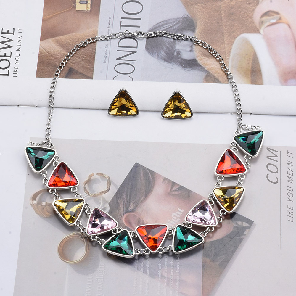 Retro Geometric Alloy Plating Inlay Zircon Women's Earrings Necklace display picture 6