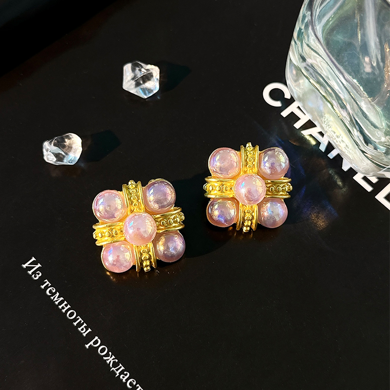 1 Paar Einfacher Stil Geometrisch Überzug Imitationsperle Legierung Künstliche Perlen Ohrstecker display picture 1