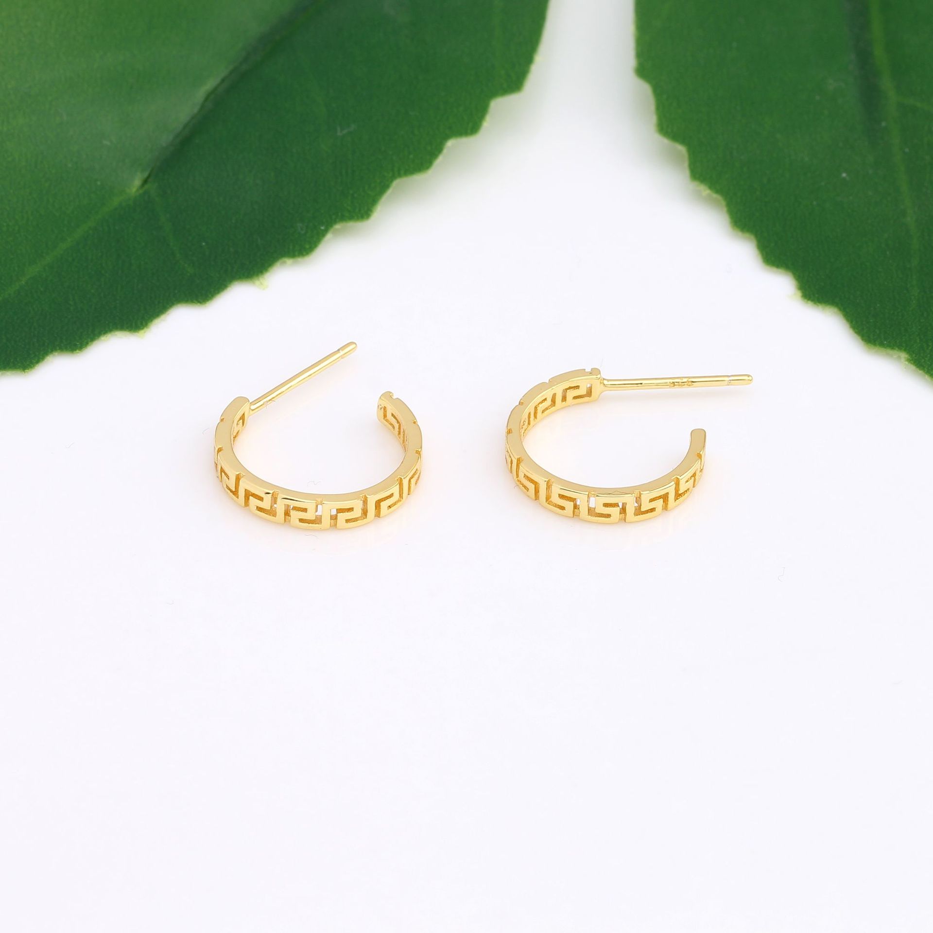 1 Pair Simple Style Solid Color Plating Sterling Silver Gold Plated Ear Studs display picture 9