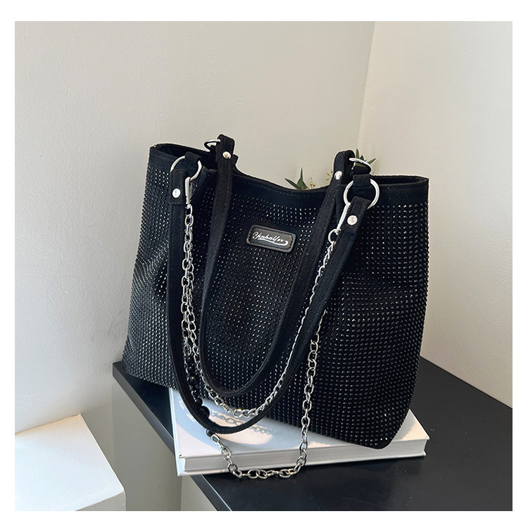 Women's Medium Pu Leather Solid Color Elegant Square Zipper Underarm Bag display picture 7