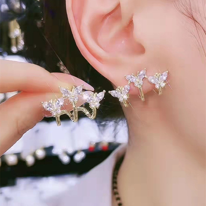 1 Pair Casual Glam Simple Style Moon Butterfly Bird Plating Inlay Alloy Rhinestones 14k Gold Plated Ear Studs display picture 10