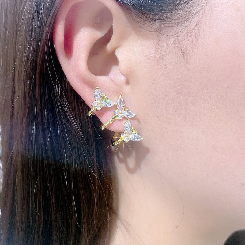 1 Pair Casual Glam Simple Style Moon Butterfly Bird Plating Inlay Alloy Rhinestones 14k Gold Plated Ear Studs display picture 11