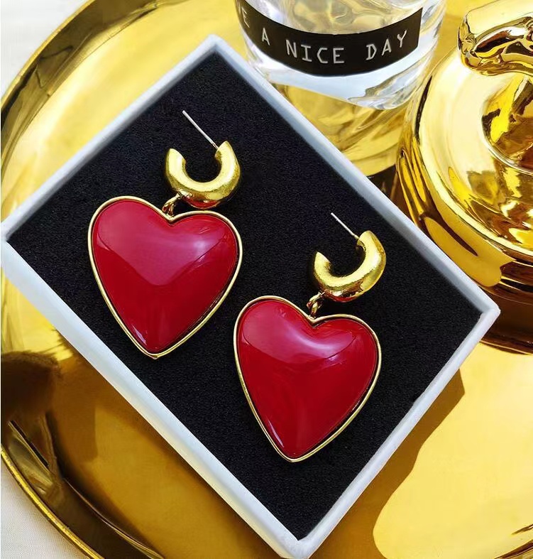 1 Pair Exaggerated Simple Style Korean Style Oval Heart Shape Snowflake Plating Inlay Alloy Rhinestones Pearl Gold Plated Silver Plated Earrings display picture 50