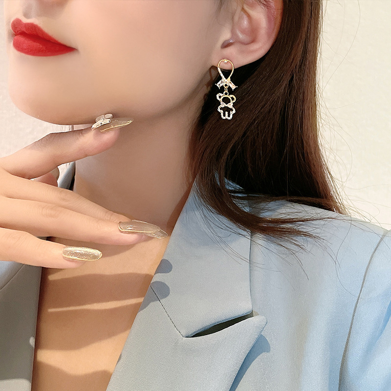 1 Pair Casual Glam Simple Style Moon Butterfly Bird Plating Inlay Alloy Rhinestones 14k Gold Plated Ear Studs display picture 47