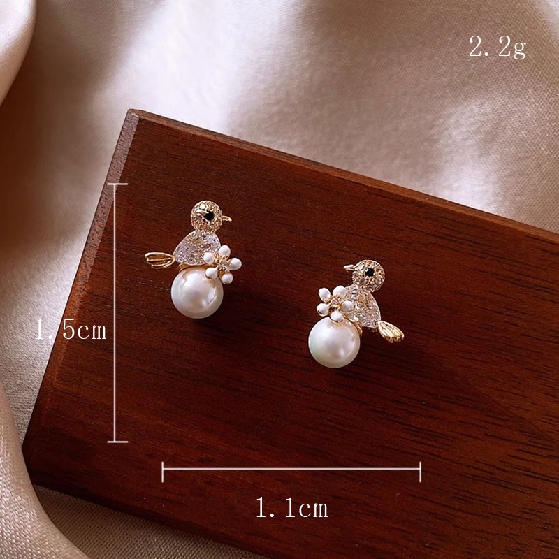 1 Pair Casual Glam Simple Style Moon Butterfly Bird Plating Inlay Alloy Rhinestones 14k Gold Plated Ear Studs display picture 20