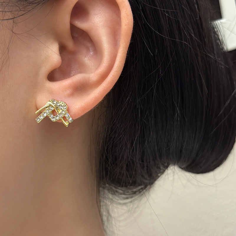 1 Pair Casual Glam Simple Style Moon Butterfly Bird Plating Inlay Alloy Rhinestones 14k Gold Plated Ear Studs display picture 12