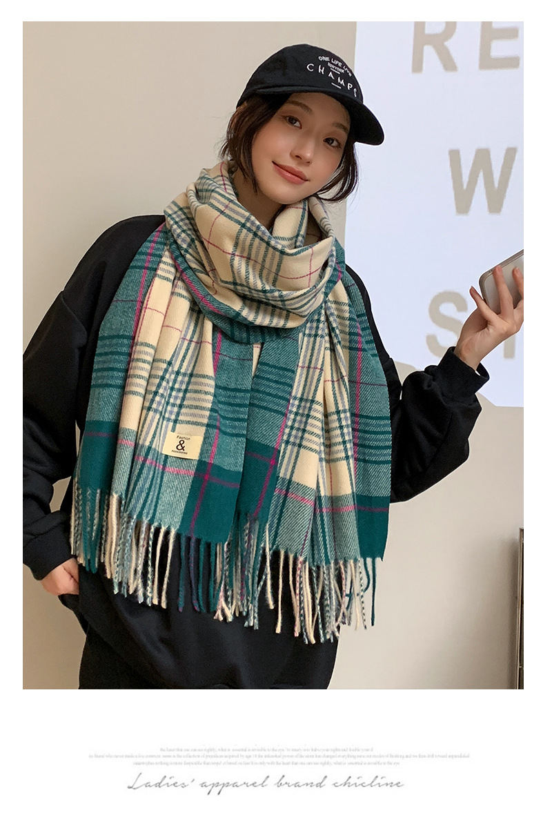 Women's Sweet Simple Style Color Block Acrylic Tassel Scarf display picture 6