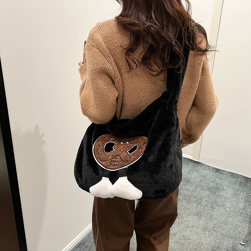 Women's Plush Cartoon Cute Square Zipper Shoulder Bag display picture 9