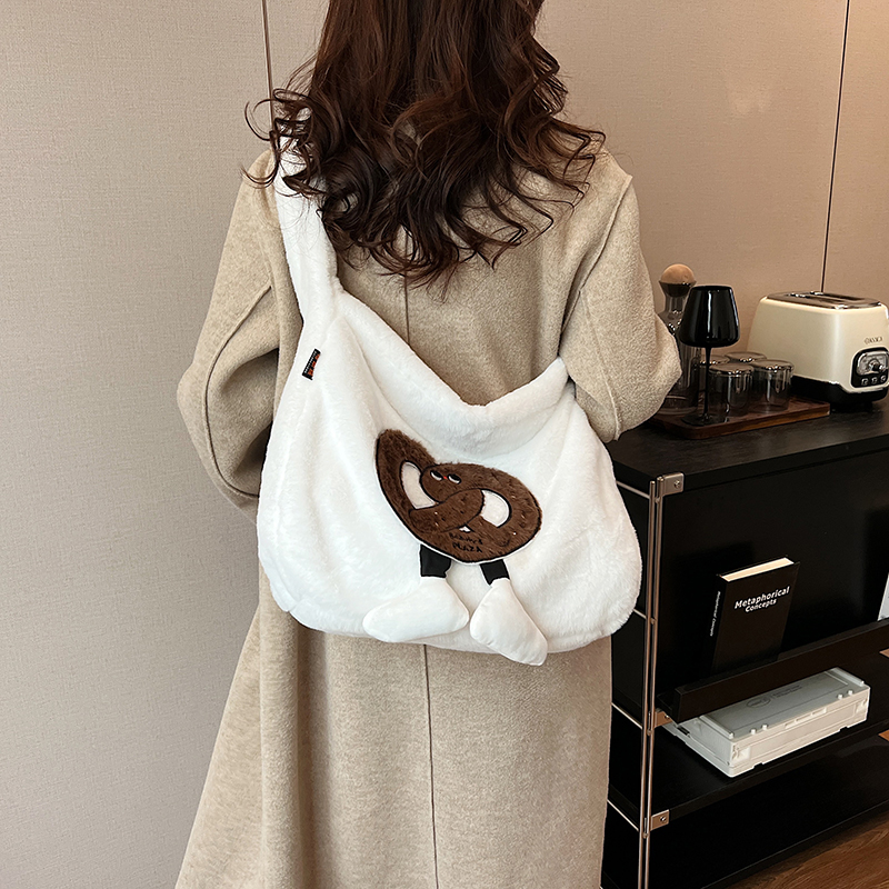 Women's Plush Cartoon Cute Square Zipper Shoulder Bag display picture 4
