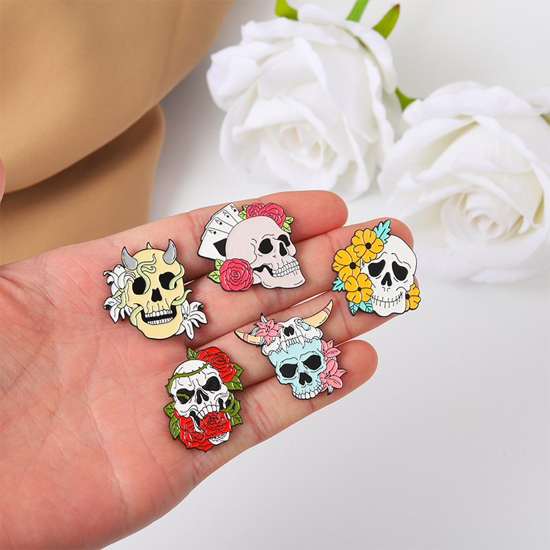 Cartoon Style Punk Flame Rose Skull Alloy Stamping Stoving Varnish Plating Unisex Brooches display picture 3