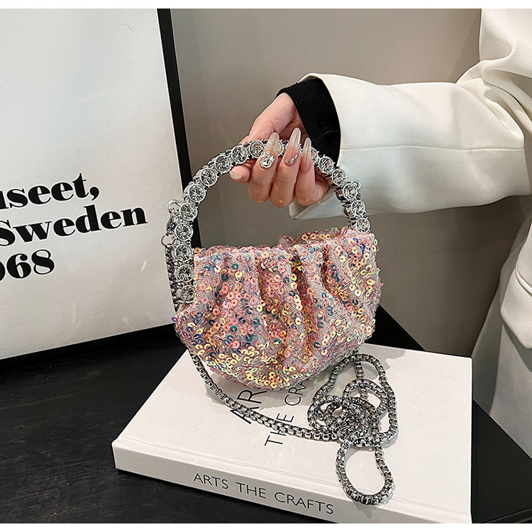 Women's Sequin Solid Color Elegant Sequins Pillow Shape Magnetic Buckle Handbag Crossbody Bag Evening Bag display picture 4