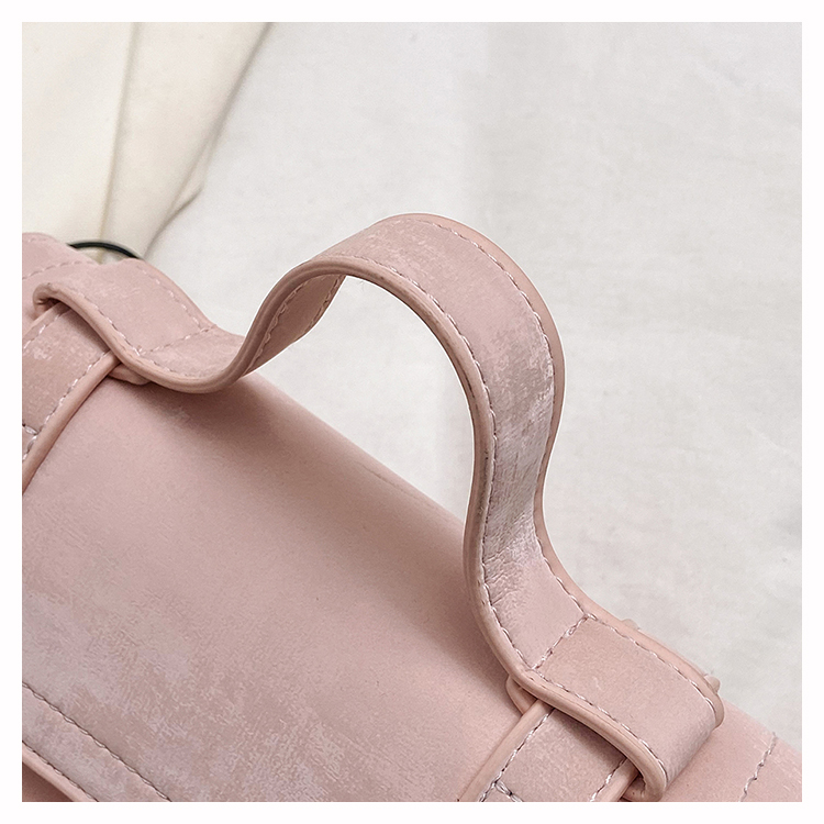 Women's Medium Pu Leather Solid Color Classic Style Square Magnetic Buckle Shoulder Bag display picture 1