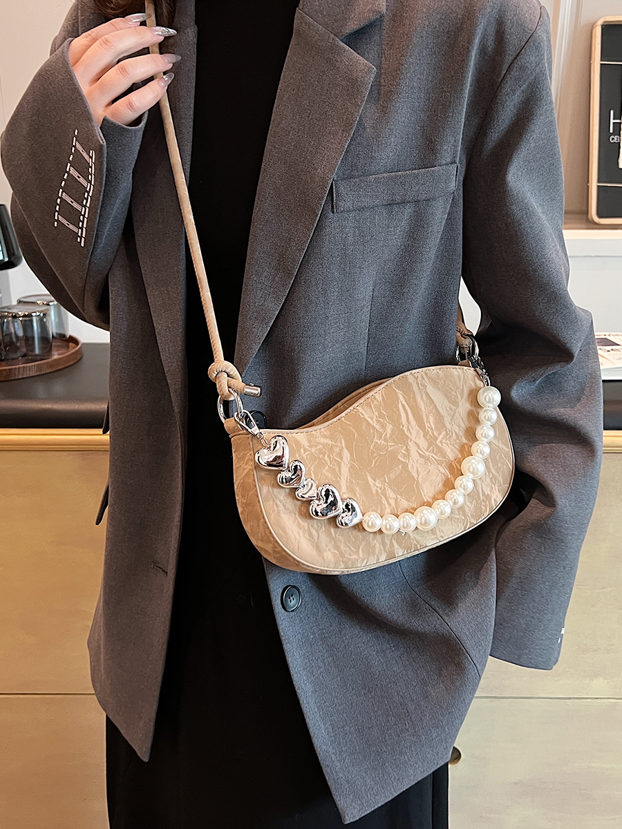 Women's Medium Pu Leather Solid Color Basic Beading Square Zipper Crossbody Bag Underarm Bag display picture 6